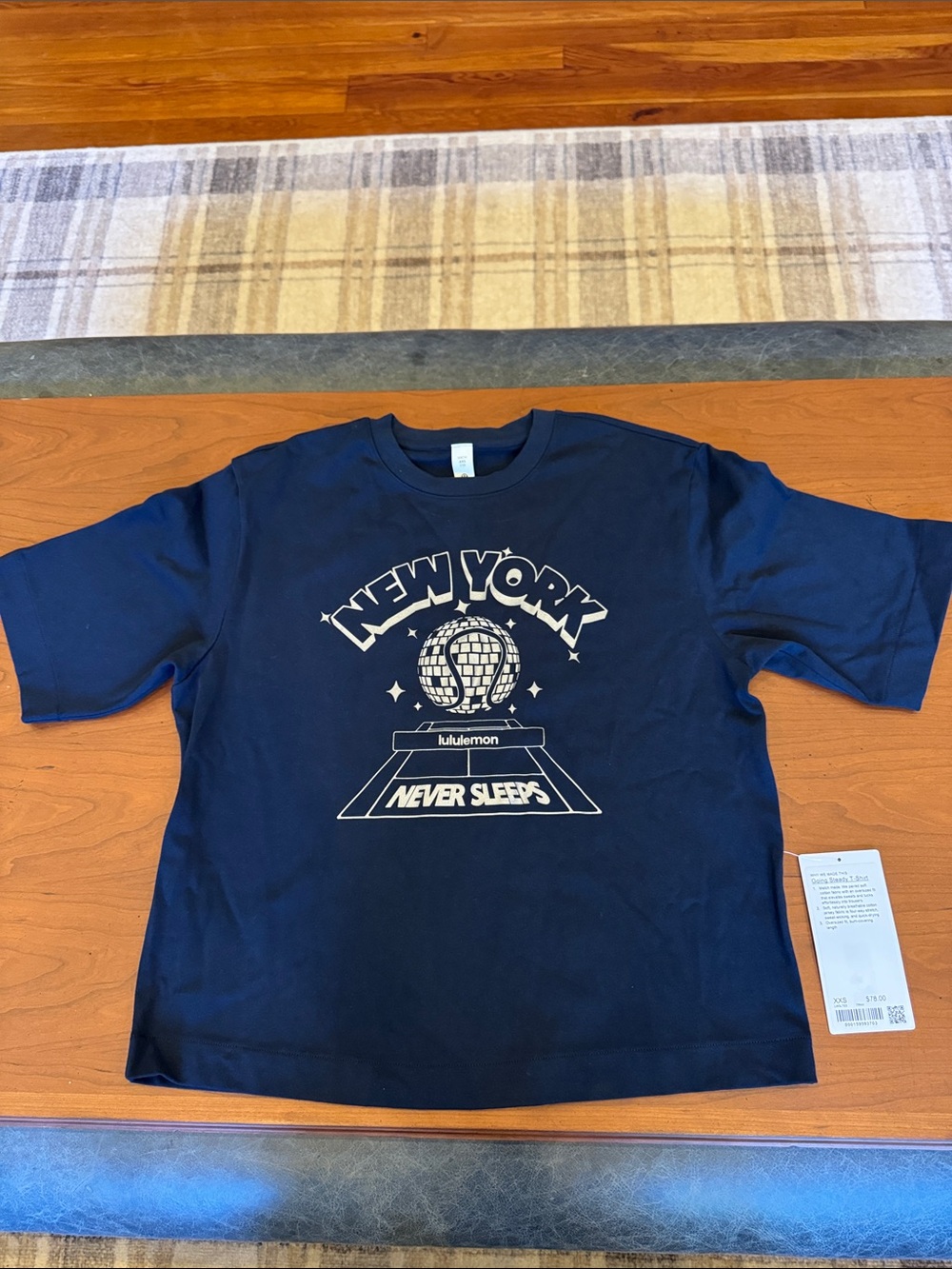 NWT Lululemon women’s Navy Graphic "New York Never Sleeps" Tee, exclusive USOpen